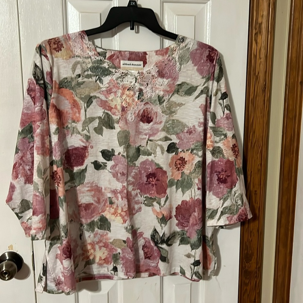 Alfred Dunner woman’s top